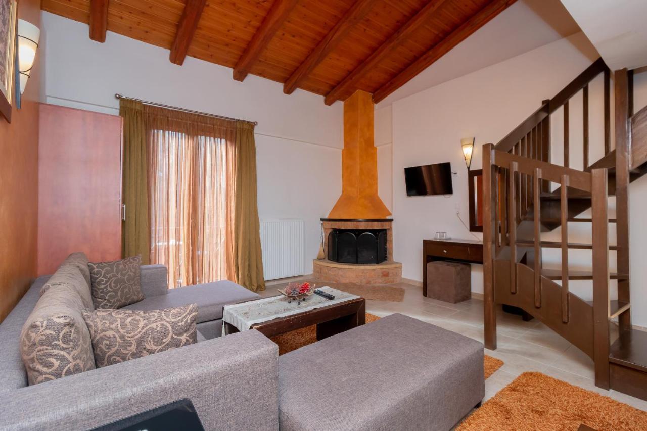 Ahilion Hotel Kalavryta Exterior photo