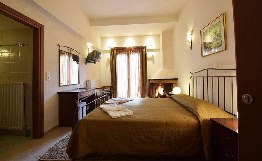 Ahilion Hotel Kalavryta Exterior photo