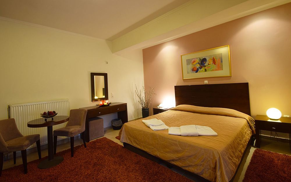 Ahilion Hotel Kalavryta Exterior photo